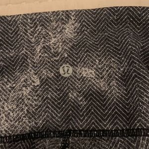 Lululemon cropped legging w mesh bottom